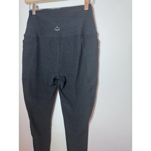 Beyond Yoga Space Dye Out Of Pocket High Waisted Capri Leggings Black Sz L NEW - Picture 13 of 13